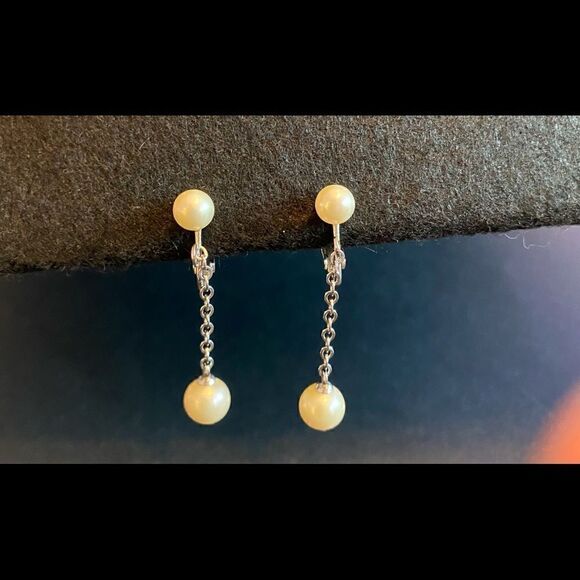 Vintage 60s Dangling Pearl Drop Earrings - Picture 3 of 3